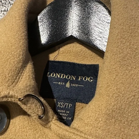 London Fog Wool Vintage Women's Camel Double-Breasted Cape Coat - Picture 2 of 8